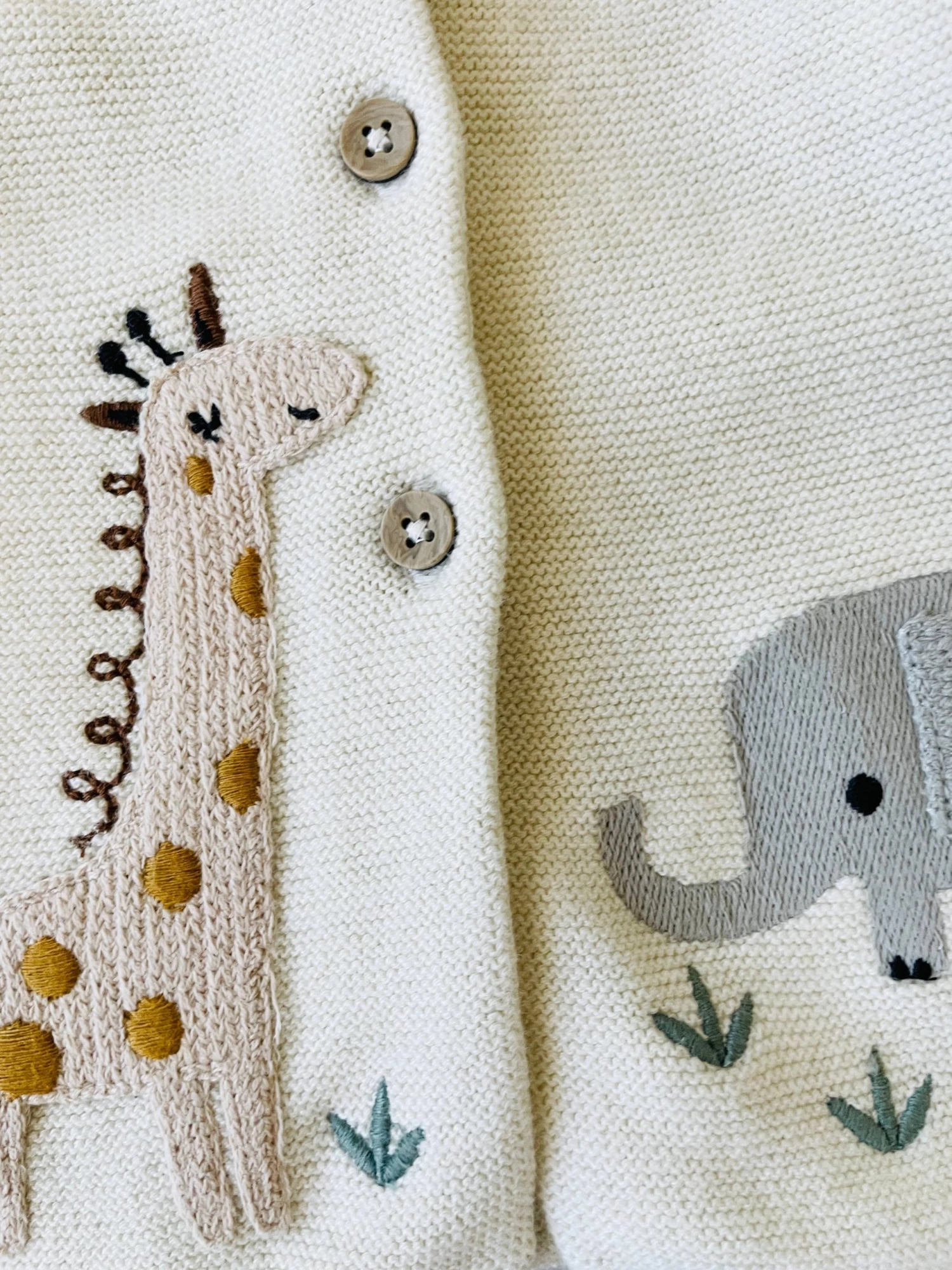 Animal Safari Embroidered Baby Cardigan Sweater (Organic) / Natural 5 Animal Safari Embroidered Baby Cardigan Sweater (Organic) / Natural – Bild 5